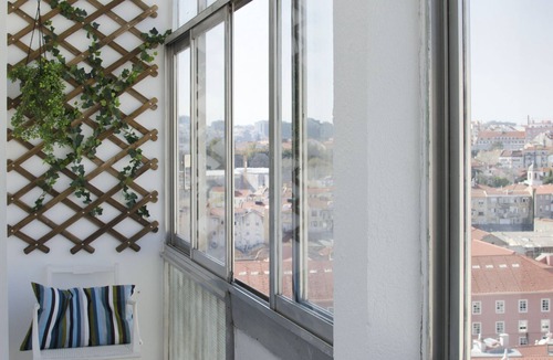 Lisbon Old Town Apartment | Spectacular View and Lower Rio 2BD APT * CENTRAL *