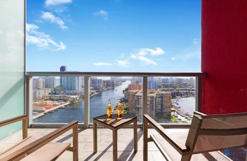 Hallandale Beach Hotel | Spectacular View wBalcony Pool