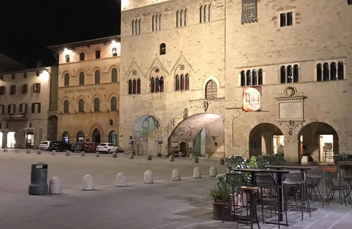 Todi House | Spectacular Views - Charming House in Central Todi
