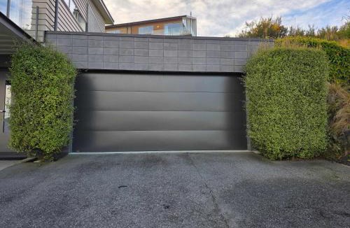 Frankton House | Spectacular Views & Comfort in Queenstown