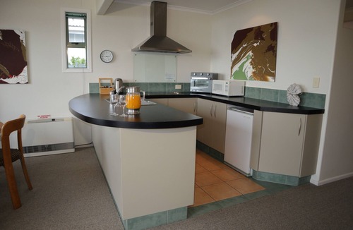 South Bay House | Spectacular Views | Convenient | Affordable - KK17129
