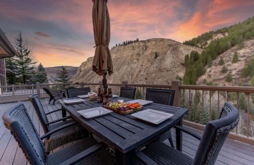 Avon House | Spectacular views Private Hot Tub Sleeps 16
