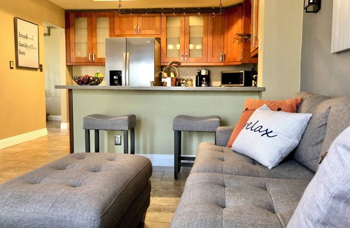 Bonita House | Spectacular Views with Spa-Like Master Retreat & Short Drive to L.A, Beaches