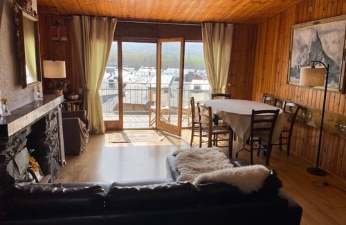 Llivia House | Spectacular vistas in the heart of Llivia