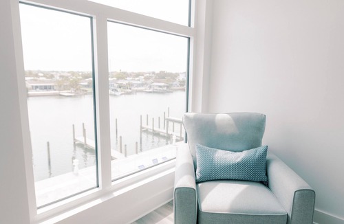 Island Estate Condo | Spectacular Waterfront condo on Island Estates- 5 min to Beach!