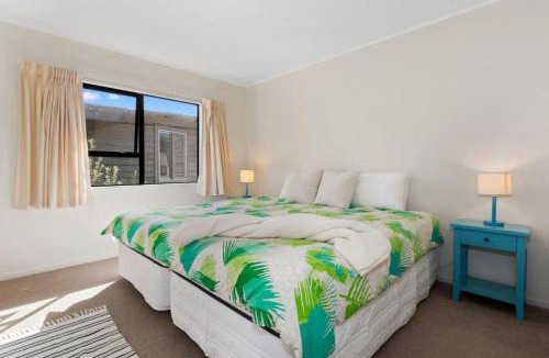 Matapouri House | Spectacular Woolleys Bay