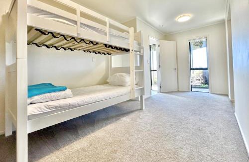 Matapouri House | Spectacular Woolleys Bay