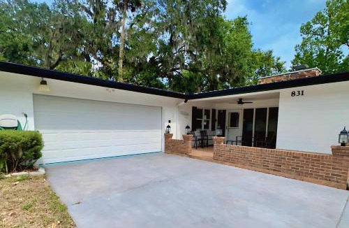 South Daytona House | Speed & Sand