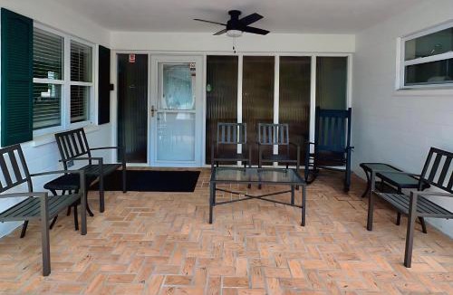 South Daytona House | Speed & Sand
