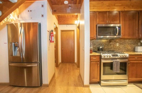 Brockway House | Speedboat Beach Cabin Close to Skiing and Casinos