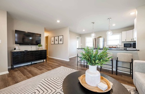 Speedway House | Speedway Luxe | Hot Tub | Shuffle | Steps to Track