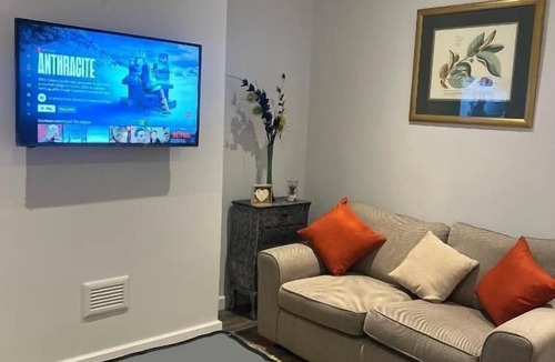 Northampton House | Spencer Bridge By AFL