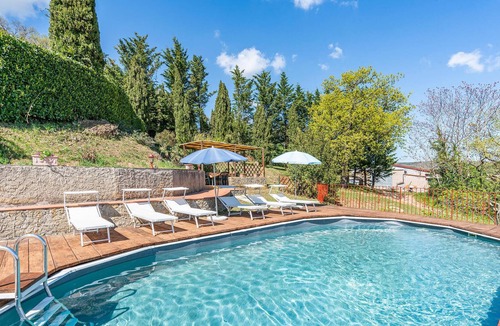 Belforte Apartment | Spend a nice vacation in this cozy apartment in a historical ambience.