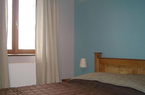 Chaponost House | Spend a relaxing vacation in this practical cottage in a quiet countryside.