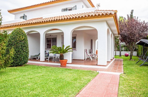 Sector F - Flamenco House | Spend a sunny vacation in this vacation home in Matalascanas.