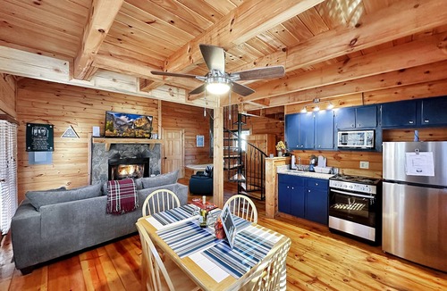 Pine Mountain Valley Cabin | Spend Independence Day at The Deer- Fiber Wifi! - Close to Callaway Gardens