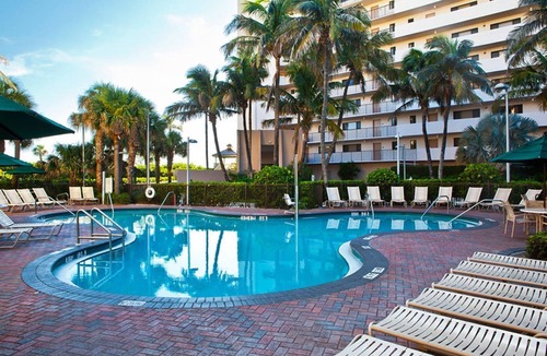 Hutchinson Island South Resort | Spend New Years on the Beach 12/28/2024 - 01/04/2025