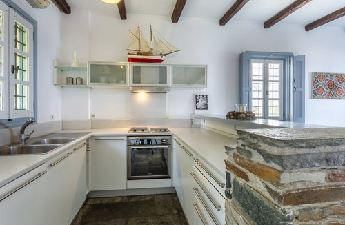 Spetses Villa | Spetses, traditional villa on the waterfront - beach