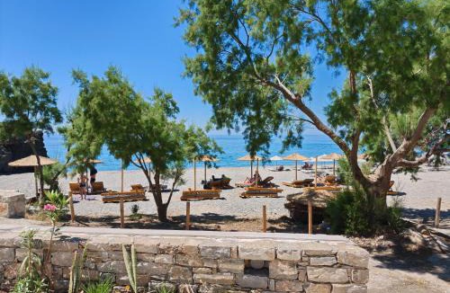 Korakas Apartment | Spilies Beachfront Retreat