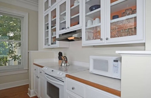 Watercolor House | Spin Echo Cottage: Crisp & Bright, 2 Bedroom Cottage, Sleeps 4 in Seaside FL!