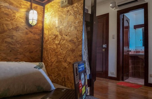 Tagbilaran Hostel | Spinning Cat Hostel - Adults Only