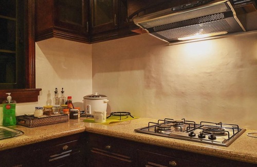 Tagbilaran Hostel | Spinning Cat Hostel - Adults Only