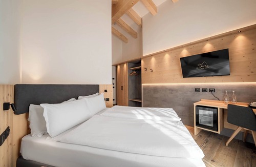 Penia Hotel | Spires Hotel