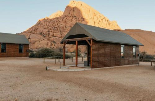 Usakos Apartment | Spitzkoppe Cabin Camp
