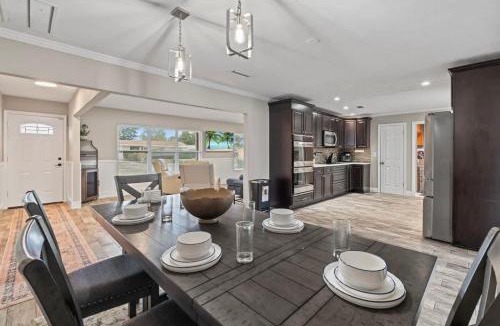 Southside House | Splash Haven - Team Joseph Ellen