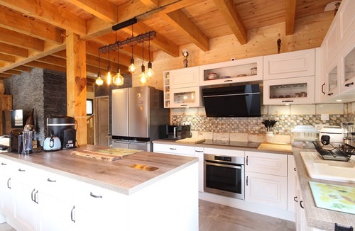 Mont-Dore Ski Chalet | Splendid 5-bedroom chalet with terrace, garage, and wifi in Mont-Dore