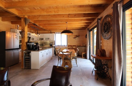 Mont-Dore Ski Chalet | Splendid 5-bedroom chalet with terrace, garage, and wifi in Mont-Dore