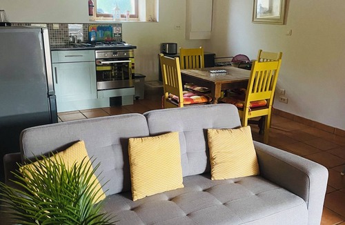Hanc House | Splendid barn on a little farm
