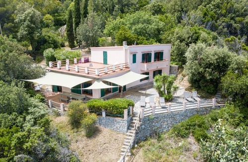 Marciana Villa | Splendid house pieds dans l'eau for 10 people on the island of Elba, Private access to the sea.