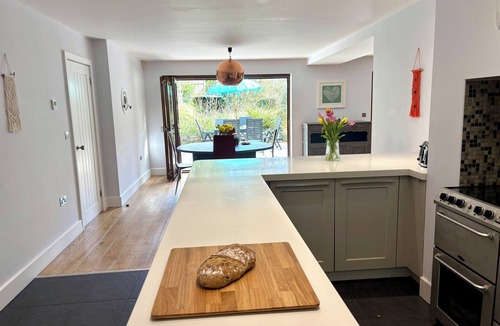 Ryde House | Splendid, spacious 6+ Bedroom holiday home with Hot Tub and Annex. Isle of Wight