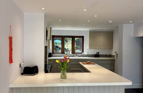 Ryde House | Splendid, spacious 6+ Bedroom holiday home with Hot Tub and Annex. Isle of Wight