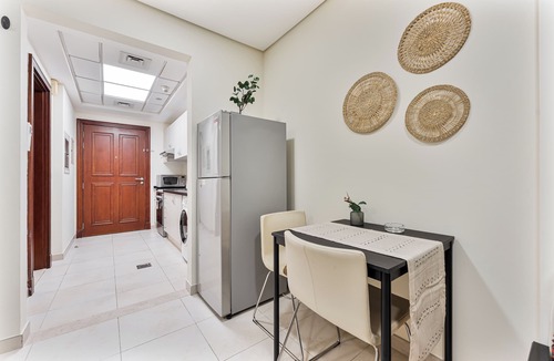 Al Wasl Apartment | Splendid Studio near Canal & famous Golf Clubs