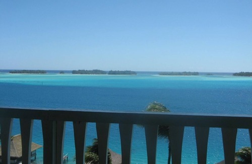 Bora Bora House | Splendid Villa Overlooking the Lagoon of Bora Bora. Honeymooners & Families