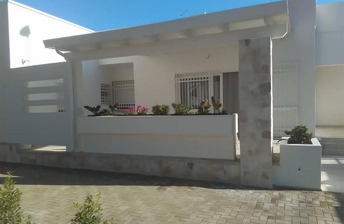 Torre Lapillo Villa | SPLENDID VILLA WITH PINETA A FEW METERS FROM THE SEA