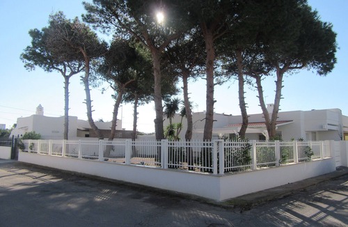 Torre Lapillo Villa | SPLENDID VILLA WITH PINETA A FEW METERS FROM THE SEA