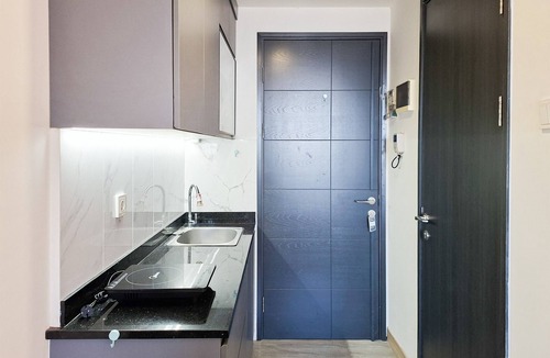 Panunggangan Utara Apartment | Splendid Warm Studio Room At Apartment Collins Boulevard