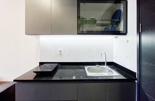 Panunggangan Utara Apartment | Splendid Warm Studio Room At Apartment Collins Boulevard
