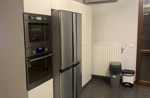 Cavriago Apartment | Splendido Appartamento in Villetta con Piscina e Palestra