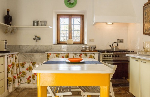 Forano House | Splendido Casale con Piscina a due Passi da Roma
