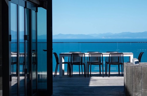Ngaio Bay House | Split Apple Holiday House