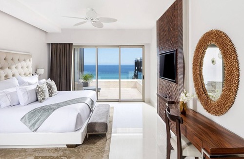 Palmilla Resort | ✩Split-Level✩3BR Beachfront Luxury✩Private Terrace & Hammock✩