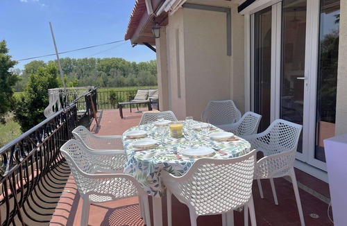 Beziers Apartment | split-level apartment in countryside 3 km from beziers
