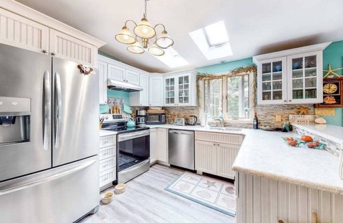 Katama House | Split-Level, Family-Friendly Home w/a Rear Deck, Gas Grill, Free WiFi, & W/D