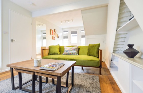 Kilburn Apartment | Split Level Studio at West Hampstead
