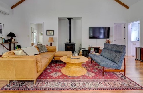 Barryville Cabin | Split Rock Cabin - Chic and Cozy near Barryville