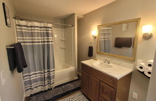 Thorpe Westwood Apartment | Spokane Chalet